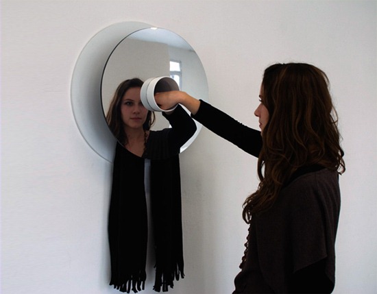 Holle_Mirror2