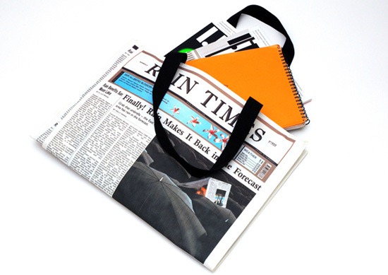 newspaper-rain-bag01