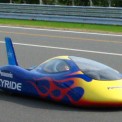 Panasonic: AA电池驱动赛车飙122km/h