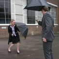 Water Pistol Umbrella: 撑伞打水仗