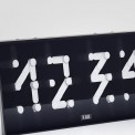 Segmentus Clock, 舞动时间的钟