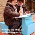 Teddy Bag，背在肩上的移动书桌